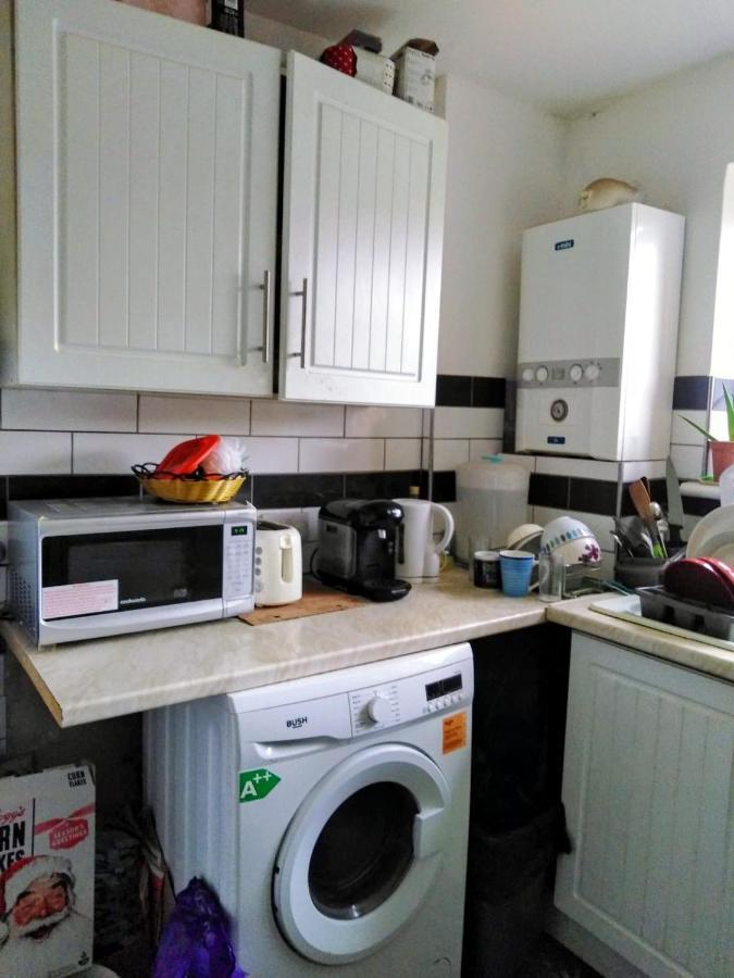 Comfortable Double Bedroom In London Hornchurch Exterior photo